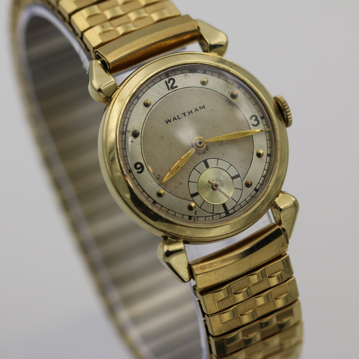 1946 Waltham 14K Gold Made in USA Mechanical Wrist Watch 