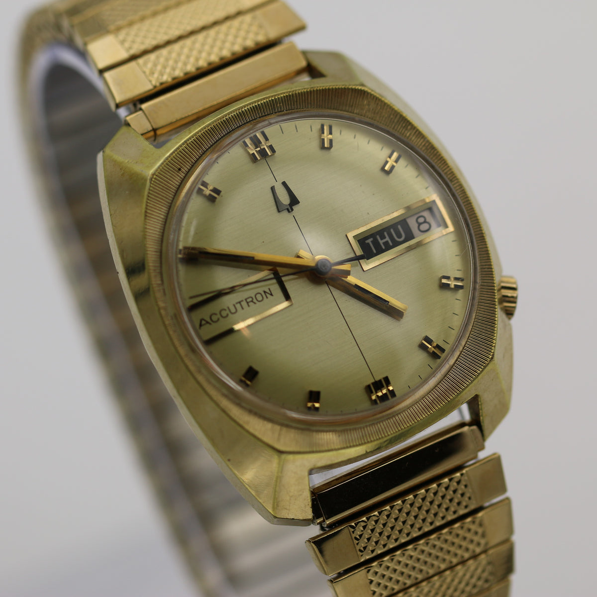 Bulova best sale accutron 1972