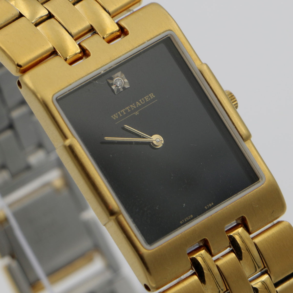 Wittnauer gold hotsell watch with diamonds