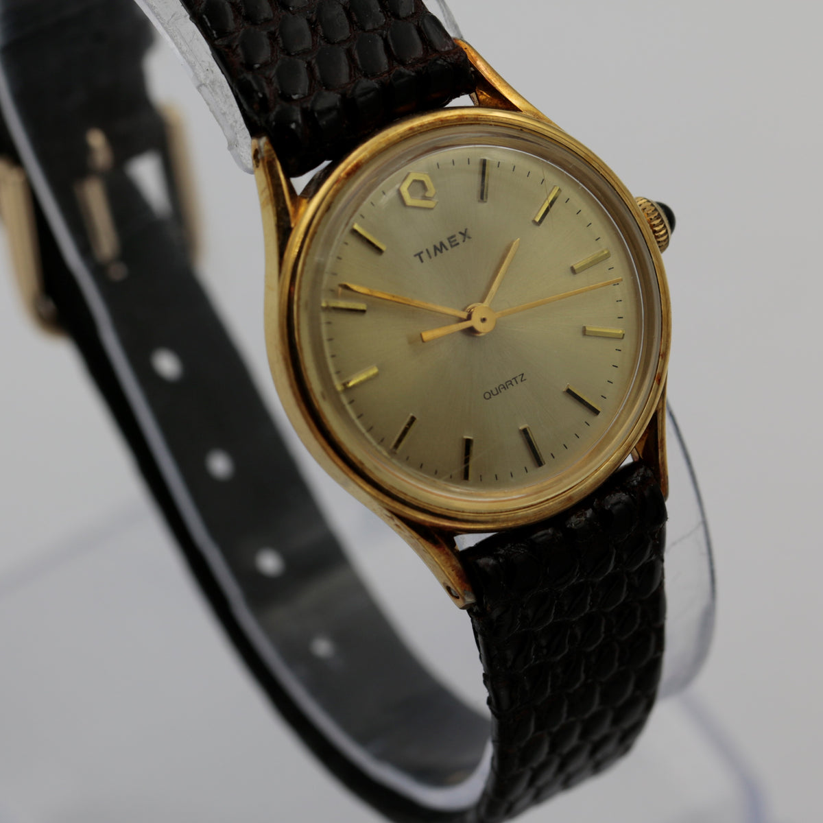 Cyma ビンテージミリタリクォーツ longines timex seiko Vintage 35-mm Silver-tone Timex Quartz Watch with Blue