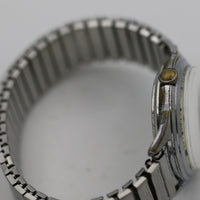 1946 Gruen Men's Silver Swiss Made 17 Jwl Automatic Sunburst Dial Watch w/ Bracelet