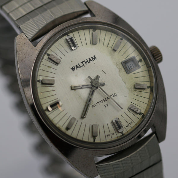 1970s Waltham Men's Swiss Made Silver 17Jwl Automatic Calendar Watch